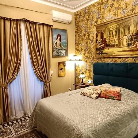 Chambre Historique Dans Le Centre De Дения Екстериор снимка